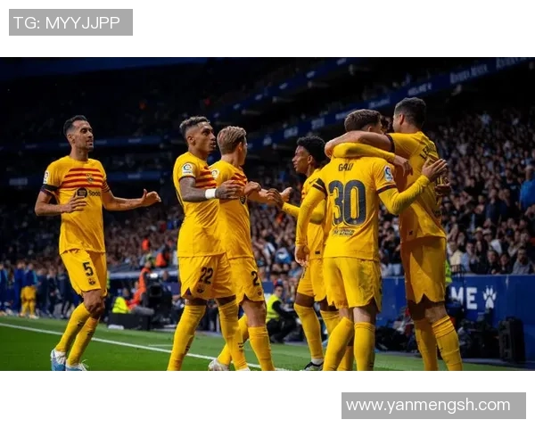 为兄弟出头的足球明星们在绿茵场上的忠诚与勇气展现