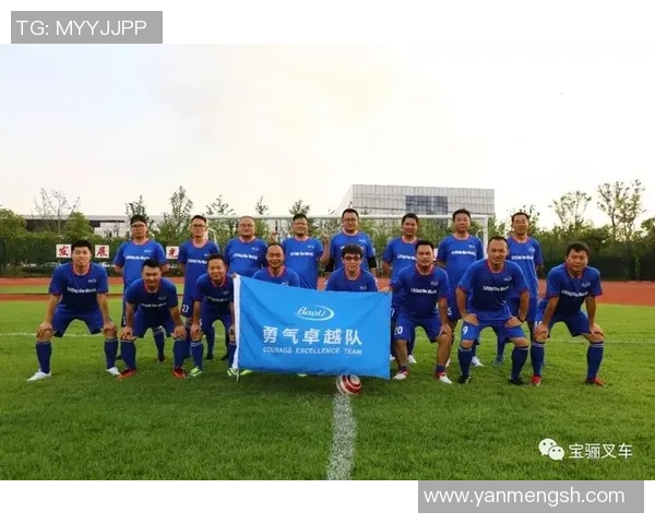 赛后分析:武汉足球队与成都足球队的团队协作表现及其影响